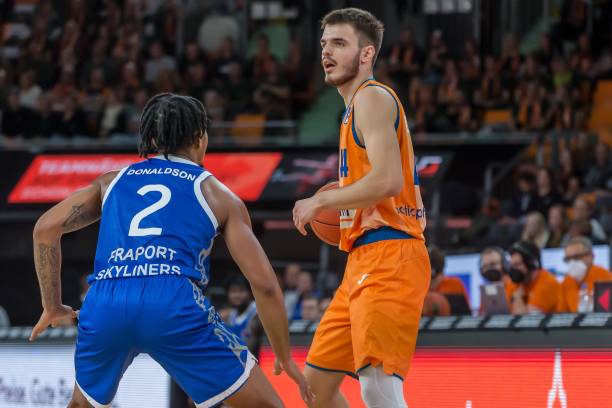 他们以饱满 他们以饱满