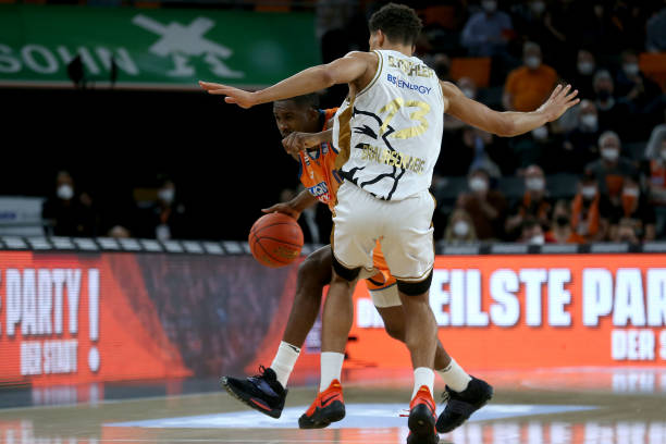 涯并非一帆 涯并非一帆